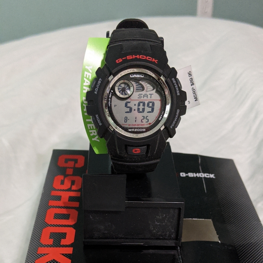 Brand New Men's G-shock watch.